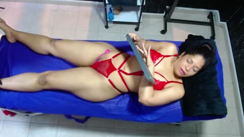Ambar Jones online show from January 25, 12:30 pm
