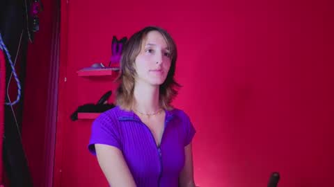 ambar_roux1 online show from October 27, 1:06 pm