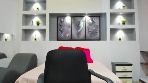Ambar  online show from December 23, 1:13 pm