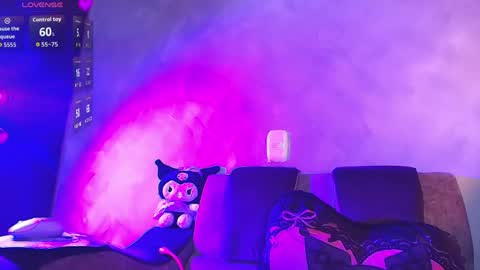 ambardevon_x online show from May 27, 1:57 am