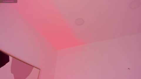 ambarevans_ online show from January 12, 11:48 am