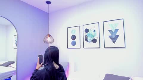 ambarevans_ online show from October 23, 12:11 pm