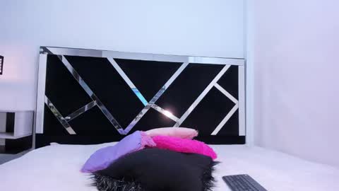 Snapshot of ambbermoon chatting on January 11, 3:34 am online show from January 11, 3:34 am