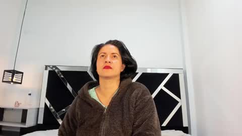 Snapshot of ambbermoon chatting on February 10, 9:47 am online show from February 10, 9:47 am