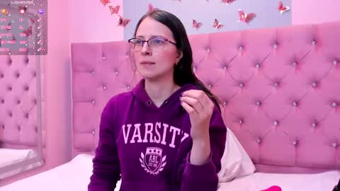 Snapshot of ambeerrwood_ chatting on September 27, 11:50 am . Amber Wood . online show from September 27, 11:50 am