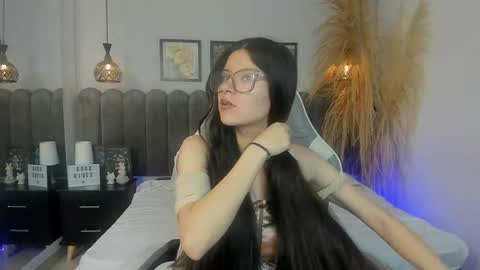 amber__hill__ online show from May 28, 12:14 pm