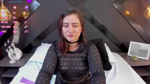 Snapshot of amber_blis chatting on October 28, 12:33 pm A M B E R online show from October 28, 12:33 pm