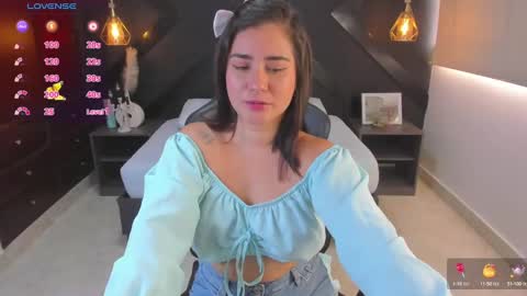 Snapshot of amber_blis chatting on October 11, 1:03 pm A M B E R online show from October 11, 1:03 pm