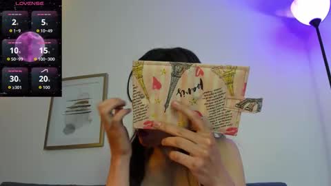 Snapshot of amber_blunt_ chatting on October 29, 5:37 pm Amber online show from October 29, 5:37 pm