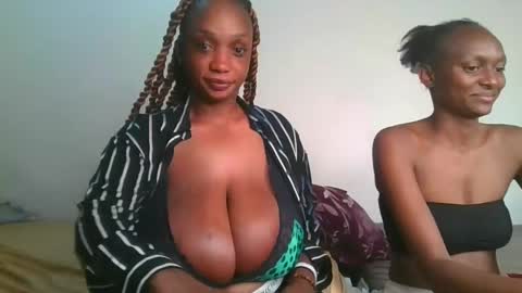 Snapshot of amber_melons chatting on December 5, 7:28 pm melons online show from December 5, 7:28 pm