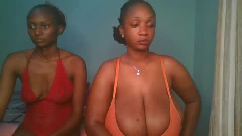 Snapshot of amber_melons chatting on February 23, 5:45 pm melons online show from February 23, 5:45 pm