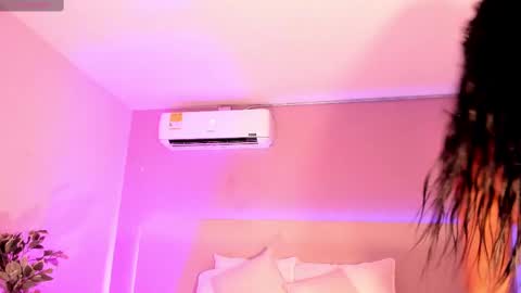 Amber Collins online show from October 5, 11:15 am