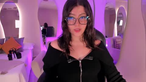 Amber  online show from April 4, 8:18 pm