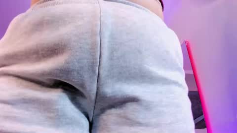 Snapshot of amberinihoffman chatting on February 24, 11:52 am Amber  online show from February 24, 11:52 am