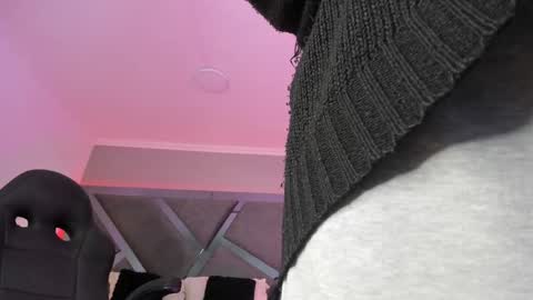 Snapshot of amberinihoffman chatting on March 12, 11:53 am Amber  online show from March 12, 11:53 am