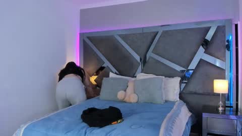 Snapshot of amberinihoffman chatting on March 4, 11:51 am Amber  online show from March 4, 11:51 am