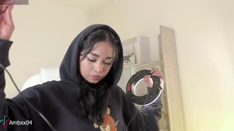 Amber online show from April 1, 1:41 pm