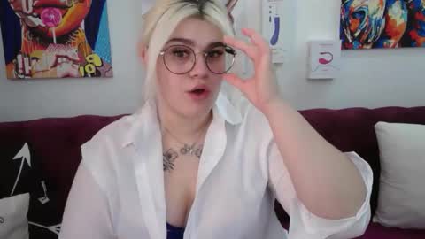 Amber online show from September 17, 1:47 am