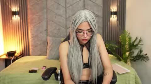 amber online show from October 3, 12:21 pm