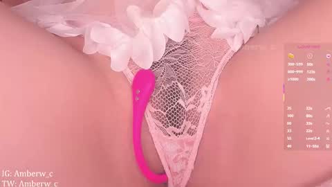 Snapshot of amberw_c chatting on October 26, 3:57 am IG - TW Amberw c online show from October 26, 3:57 am