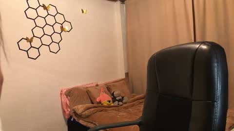 Amelia online show from October 31, 1:48 pm