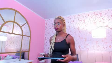 Snapshot of amelia_adms chatting on October 13, 6:21 pm Amelia Adams online show from October 13, 6:21 pm