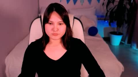 Amelia  Follow me online show from September 28, 10:09 am