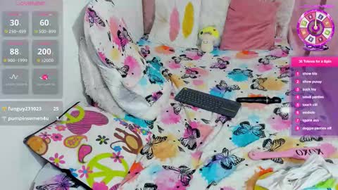 Snapshot of amelia_petite chatting on October 2, 2:38 am Amelia online show from October 2, 2:38 am