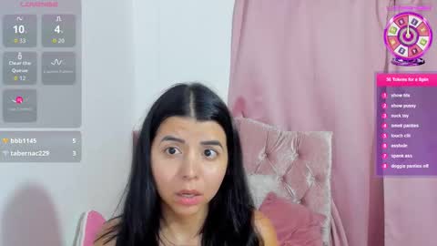 Snapshot of amelia_petite chatting on October 29, 10:34 pm Amelia online show from October 29, 10:34 pm