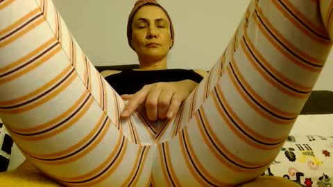 AME  or  Amelia online show from October 5, 10:59 pm