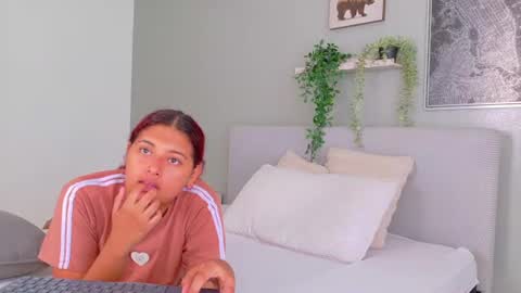 amelialaurent_ online show from July 4, 7:32 pm