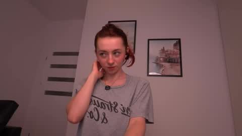 Snapshot of ameliamber0 chatting on October 1, 2:22 pm Amelia online show from October 1, 2:22 pm