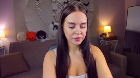 My name is Amelia online show from November 6, 10:10 am