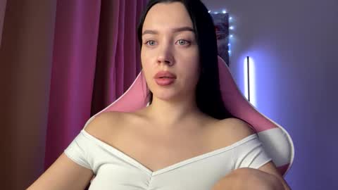 Amelia Sonk online show from November 24, 7:05 pm