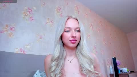 Amelia PVT model online show from October 25, 7:27 am