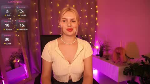  Amelia  online show from December 17, 5:44 am