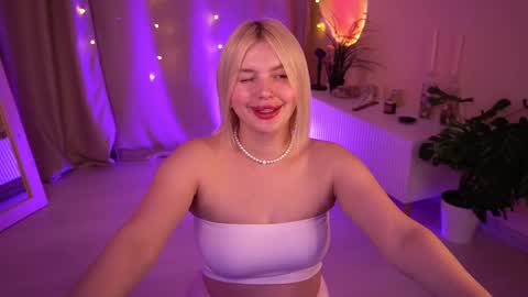  Amelia  online show from February 3, 6:22 am