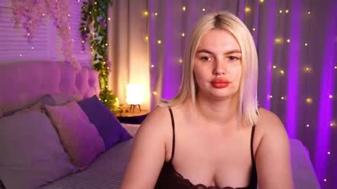  Amelia  online show from June 2, 3:51 am
