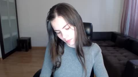 Amelie online show from October 1, 1:05 pm