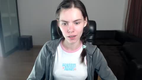 Amelie online show from September 17, 4:27 pm