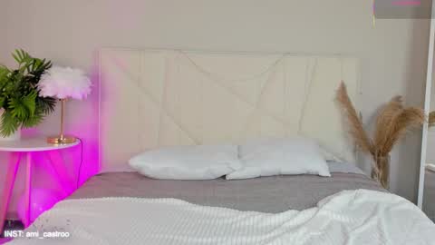 Ameliia castro online show from September 19, 2:21 am