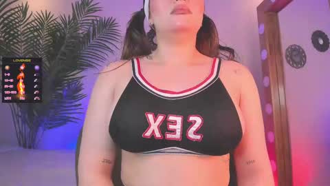 Snapshot of ameliie_brown chatting on October 1, 1:16 pm Amelie online show from October 1, 1:16 pm