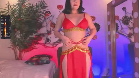 Snapshot of ameliie_brown chatting on October 31, 10:58 pm Amelie online show from October 31, 10:58 pm