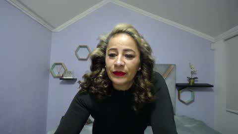 Amell Thomson online show from December 19, 11:07 am