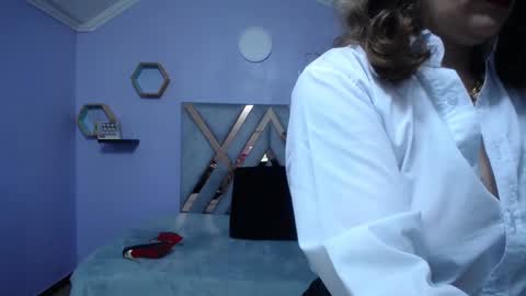 Amell Thomson online show from December 18, 11:13 am
