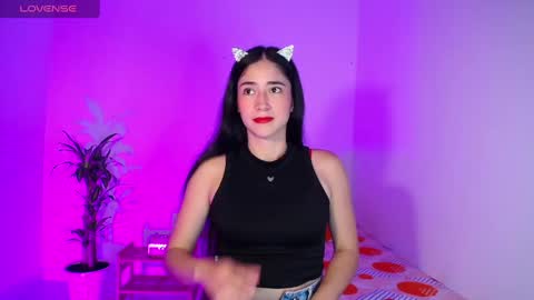 Snapshot of amelycaro chatting on February 10, 2:52 am Amely online show from February 10, 2:52 am