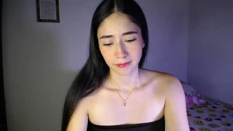 Snapshot of amelycaro chatting on December 27, 4:47 am Amely online show from December 27, 4:47 am
