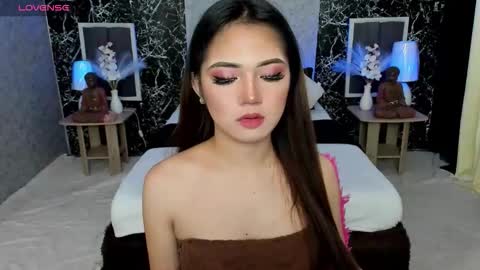 Snapshot of amethyst_claire chatting on September 24, 12:42 am Claire online show from September 24, 12:42 am