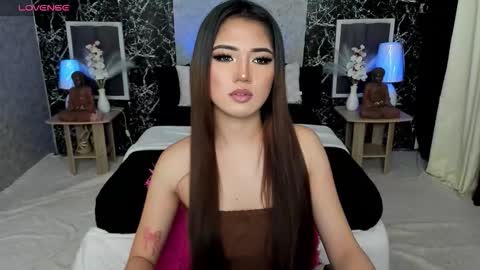 Snapshot of amethyst_claire chatting on October 7, 8:30 am Claire online show from October 7, 8:30 am