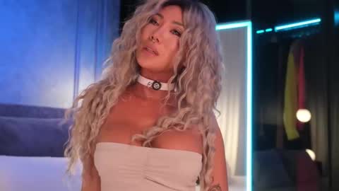 Snapshot of ami_katana chatting on October 28, 4:02 pm Ami online show from October 28, 4:02 pm